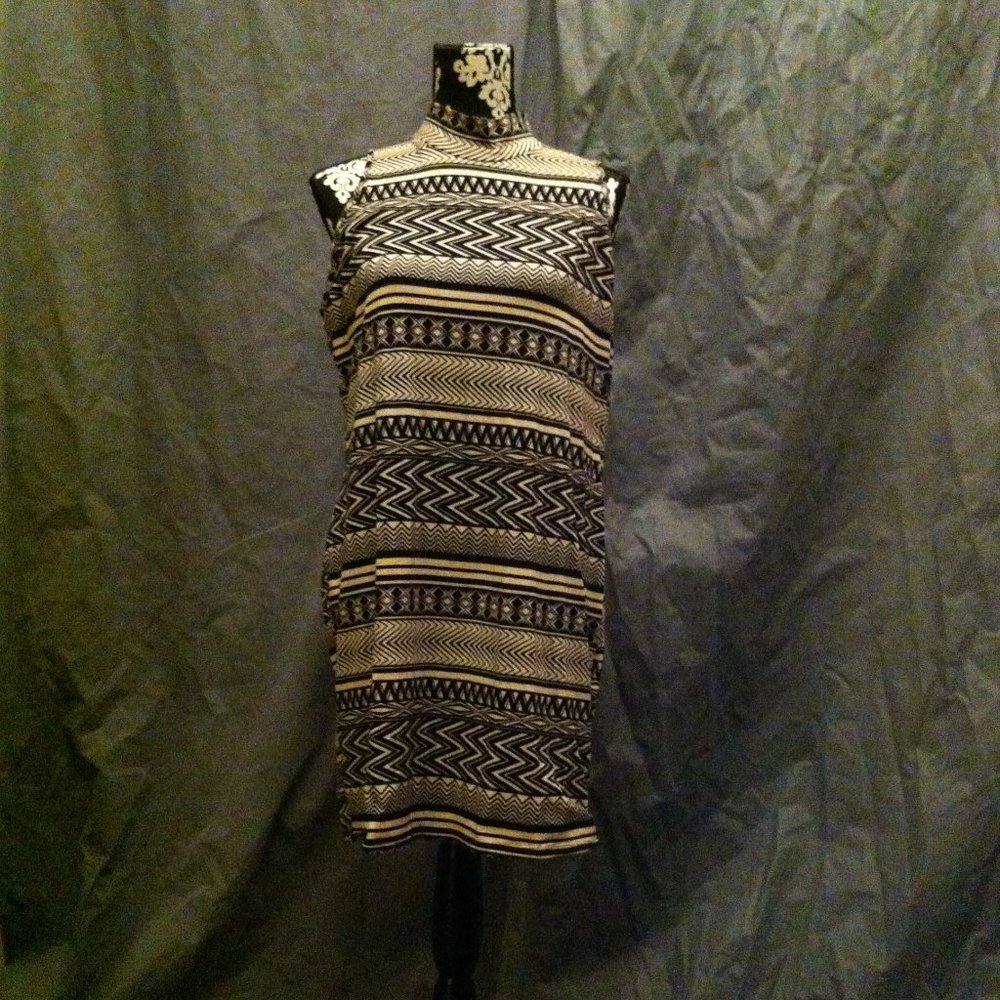 COPY - New Sleeveless Zig Zag Dress